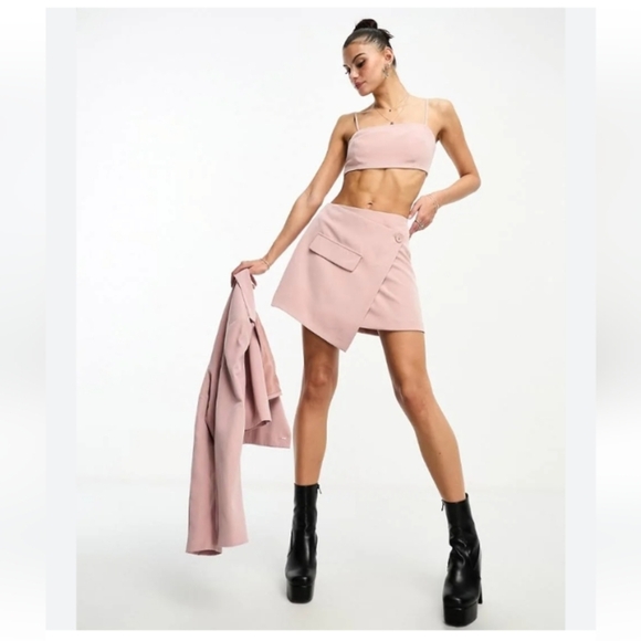 ASOS Design Smocked Back Bandeau Crop Top in Pink . Size 8 - Picture 4 of 13